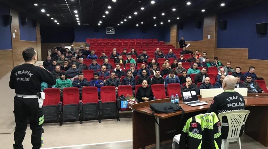 Aliağa Belediyesi personeline trafik eğitimi