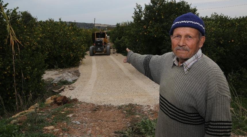 Erdemli&rsquo;de alt yapı, bakım, onarım ve yol yapımı &ccedil;alışması s&uuml;r&uuml;yor