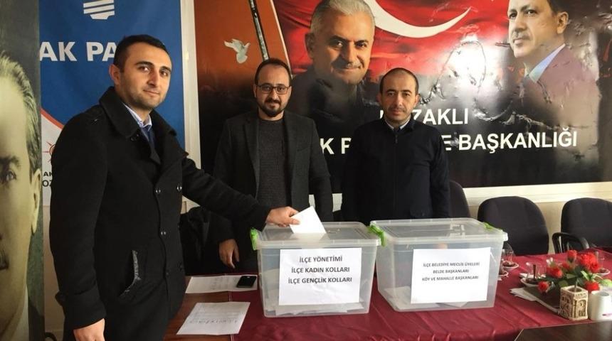AK Parti 3 il&ccedil;ede temay&uuml;l yoklaması yaptı