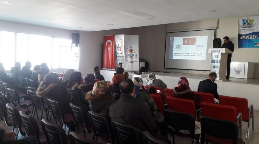 Van&rsquo;daki usta &ouml;ğreticilere y&ouml;nelik bilgilendirme semineri