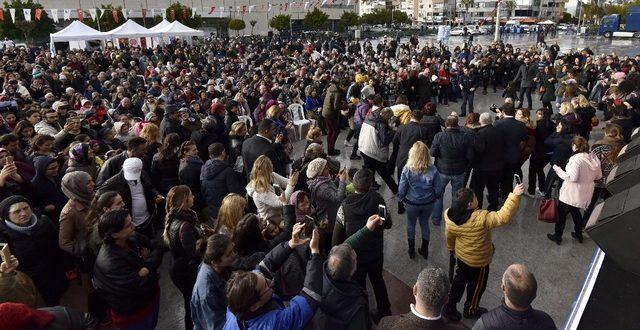 5 ton hamsinin dağıtıldığı Muratpaşa’da eller horonda birleşti