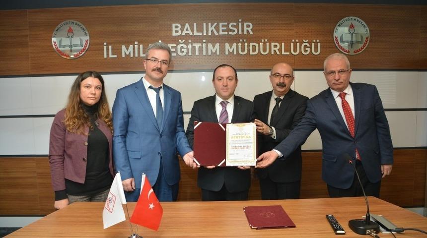 Balıkesir&rsquo;de 2 okul OHSAS TS 18001 belgesi aldı