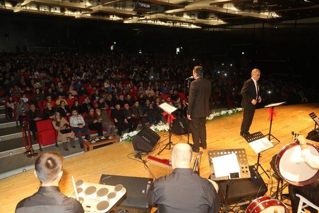 Büyükşehir etkinliklerinde Neşet Ertaş anıldı