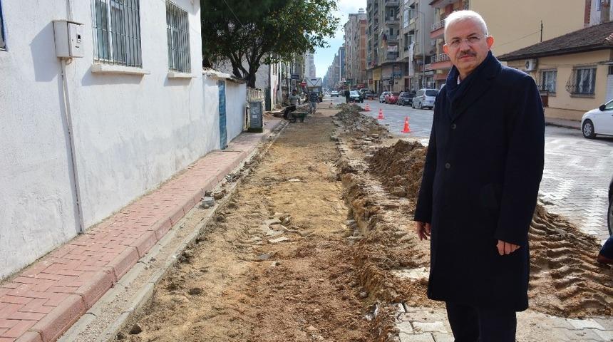 Torbalı&rsquo;da İZSU&rsquo;nun kazıp bıraktığı yollar yenileniyor