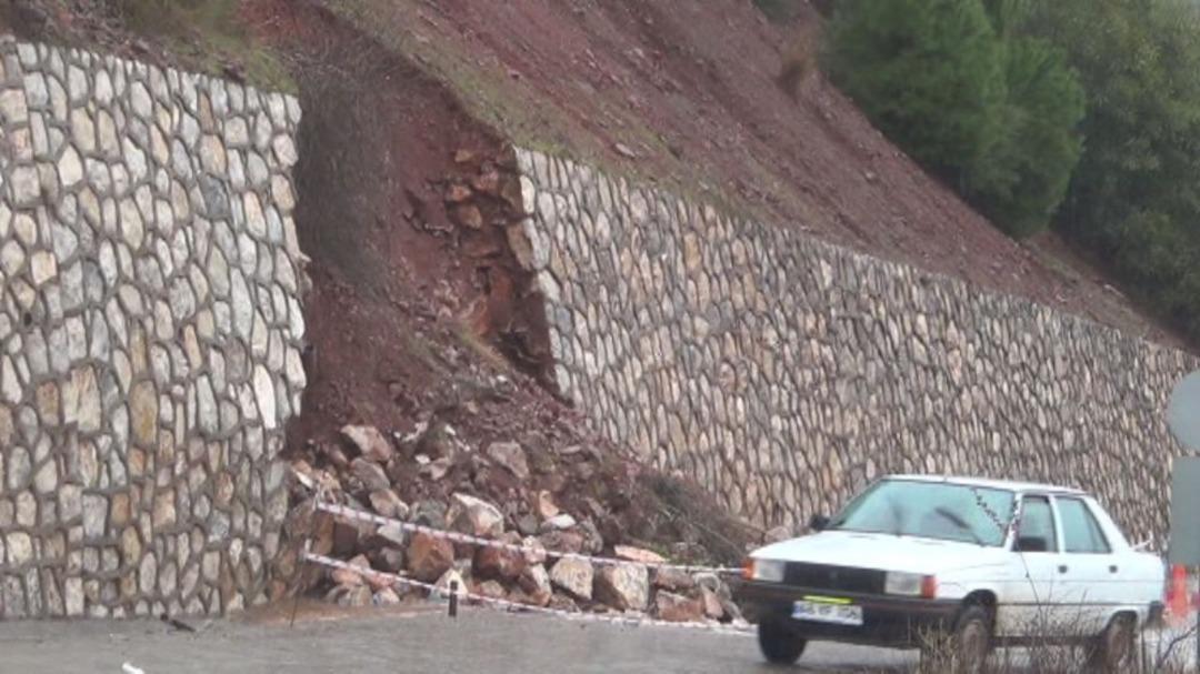 Marmaris&rsquo;te şiddetli yağış etkili oluyor