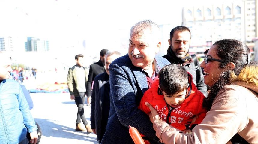 Seyhan Belediyesi’nden çocuklara karne hediyesi