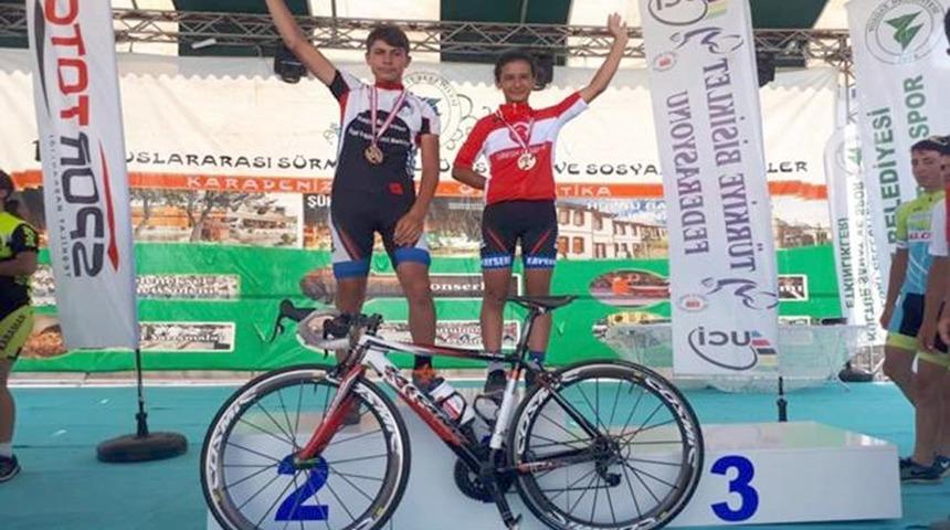 Funda Taşkın ve Davut Duman milli takım kampına katıldı