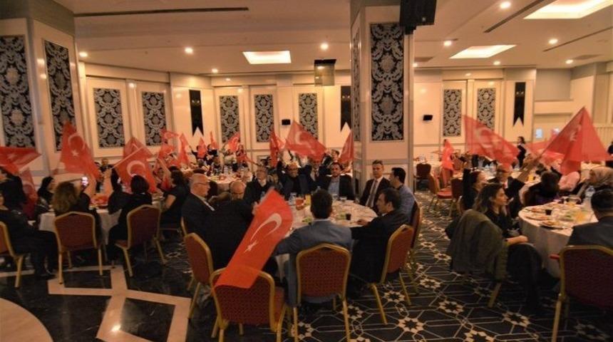 Antalya&rsquo;da yaşayan Sandıklılılar d&uuml;zenlenen gecede bir araya geldi