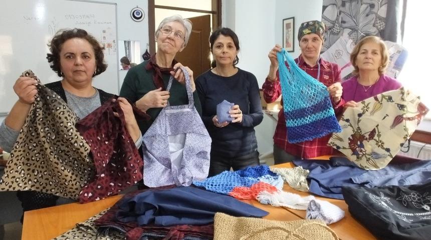 Burhaniyeli kadınlar market &ccedil;antası &uuml;retiyor