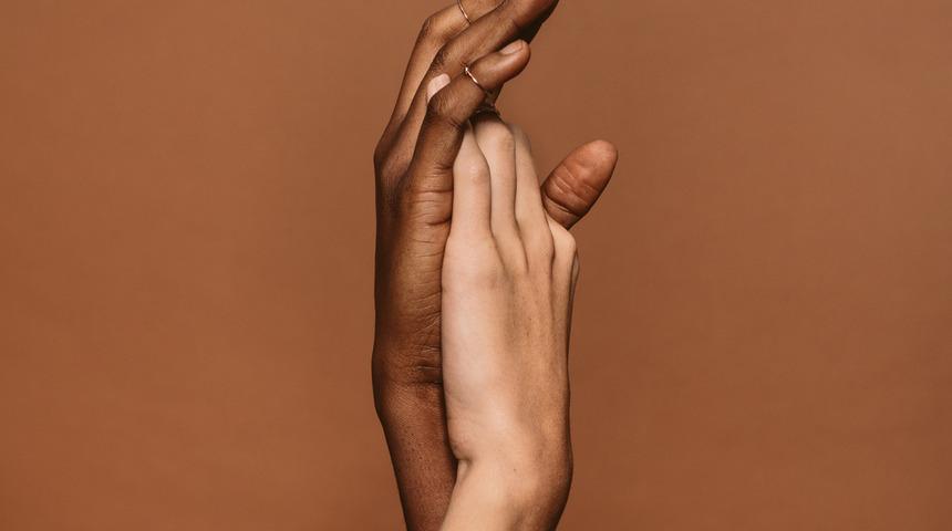 Sarılmaktan, el ele tutuşmaktan çekinmeyin! Kulağa inanılmaz geliyor ama bakın nasıl bir etkisi var