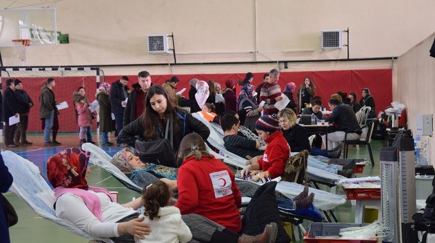 Lapseki&rsquo;de &Ouml;yk&uuml; Arin i&ccedil;in kan bağışı kampanyası ger&ccedil;ekleştirildi