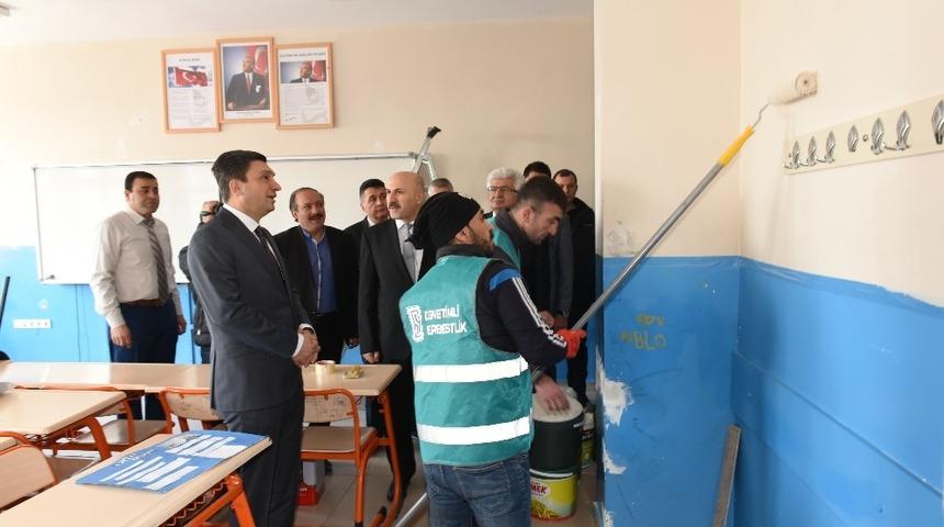 Batman&rsquo;da h&uuml;k&uuml;ml&uuml;ler 50 okulu onaracak