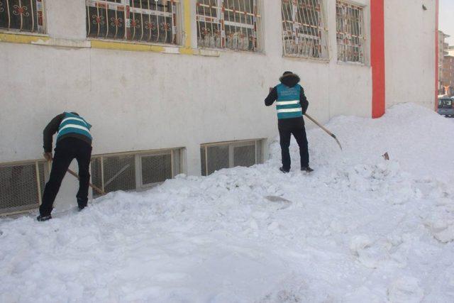 Hükümlüler sömestr tatilinde okulları güzelleştirecek