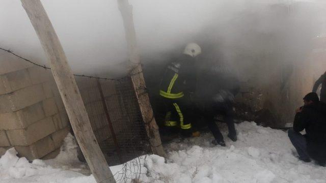 Başkale’de tandır evi yangını