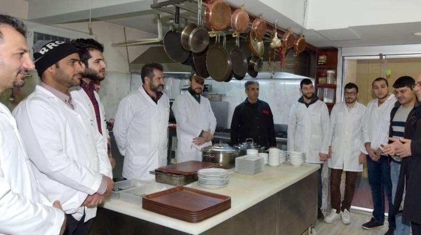 Trabzon&rsquo;da kayıtdışı &ccedil;alışan yabancılar turizm sekt&ouml;r&uuml;ne taze kan olacak