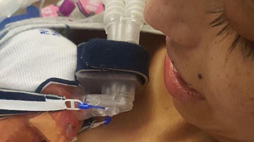 Herkes bu cesur anneyi konuşuyor! Hayatta kalabilirdi ama o oğlunu se&ccedil;ti