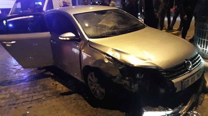 Otomobil ref&uuml;je &ccedil;arparak durabildi