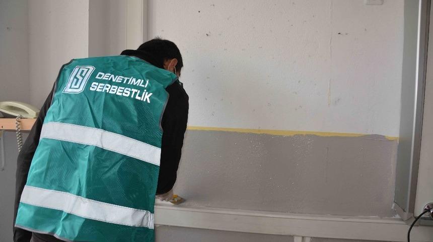 Dalaman&rsquo;da h&uuml;k&uuml;ml&uuml;ler okulların bakımını yapıyor