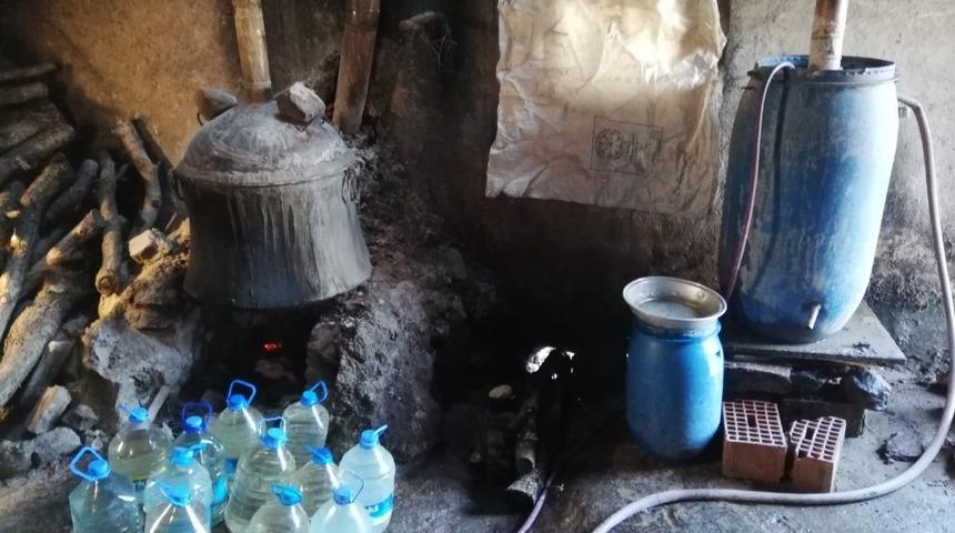 Jandarma&rsquo;dan alkoll&uuml; i&ccedil;ki operasyonu