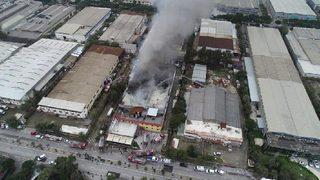 İzmir'de çerez fabrikasında yangın!