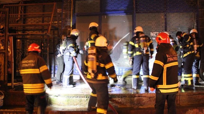 İzmit&rsquo;te demir at&ouml;lyesinde yangın