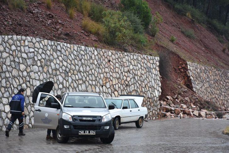 Muğla'da sağanak yağış hayatı felç etti G1