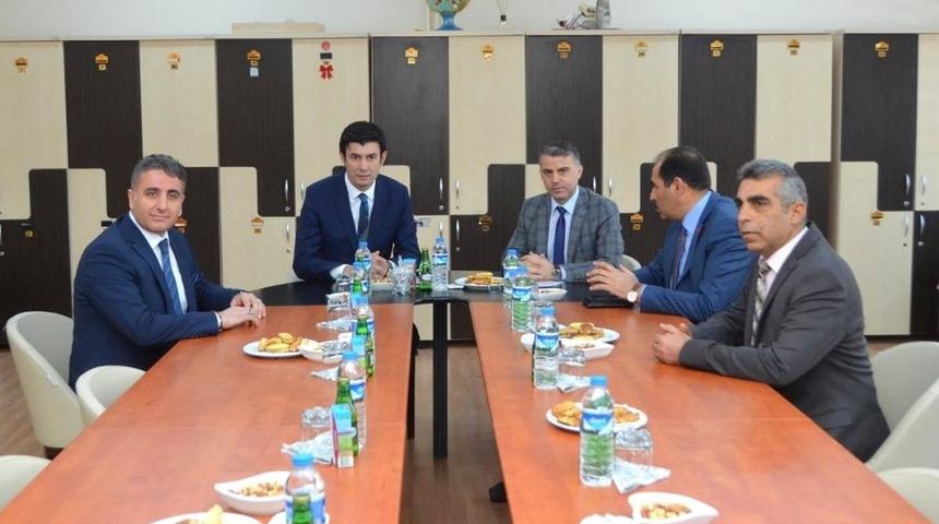 Okulların bakımı y&uuml;k&uuml;ml&uuml;lere emanet