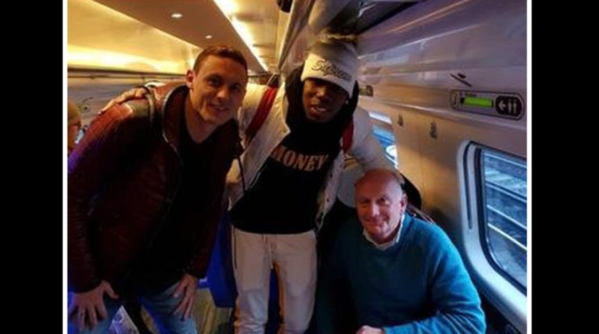 İngiltere'de fıkra gibi olay: Pogba'yı fotoğraf&ccedil;ı yaptılar