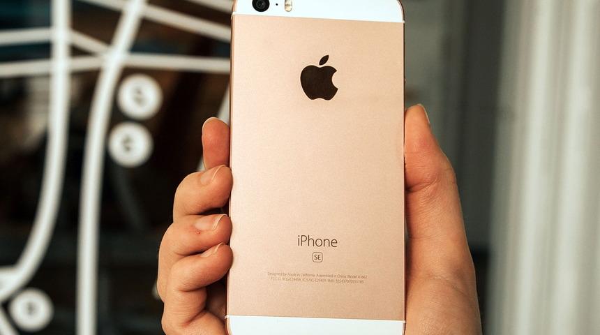 Apple minik ekranlı iPhone SE'yi yeniden satışa sundu! Kullanıcılardan yoğun ilgi g&ouml;sterdi