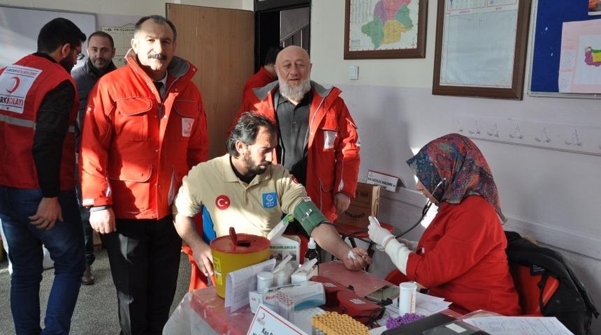 Kars&rsquo;ta Kızılay&rsquo;ın kan bağışı kampanyasına yoğun ilgi