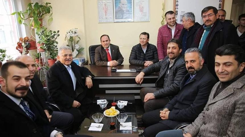 Başkan B&uuml;y&uuml;kkılı&ccedil; Yozgat Sarıkayalılar Derneğini ziyaret etti