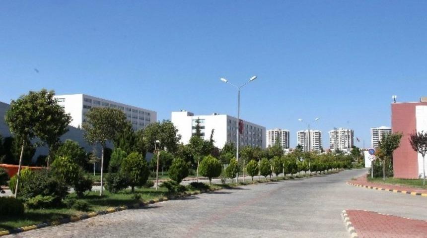 Gaziantep &Uuml;niversitesi Rekt&ouml;r&uuml; Prof. Dr. Ali G&uuml;r: