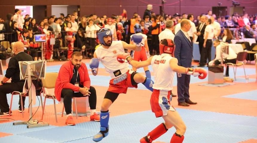 B&uuml;y&uuml;kşehir&rsquo;in milli sporcuları kick boks&rsquo;ta tarih yazdı