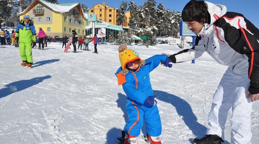 Sarıkamış s&ouml;mestr tatilinde doldu taştı