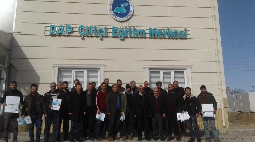 Muşlu 300 &ccedil;ift&ccedil;iye s&uuml;t sığırcılığı eğitimi