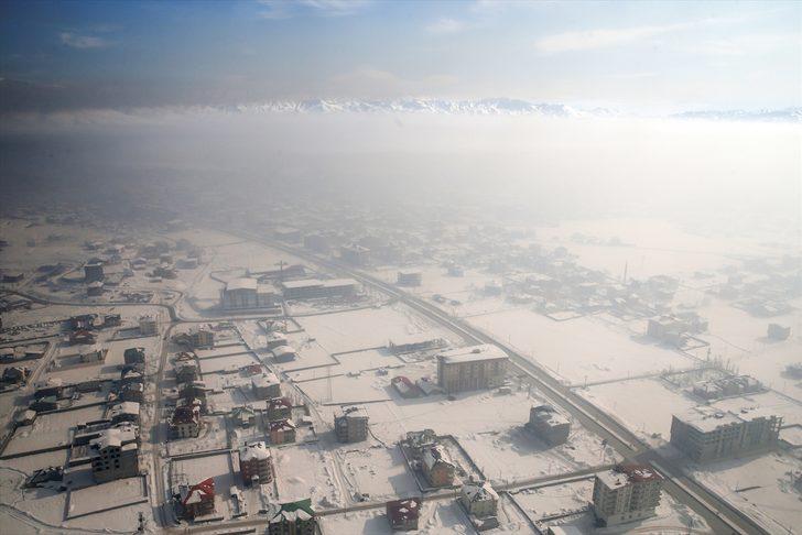 Kar Yüksekova'ya hem çile hem güzellik getirdi  G5