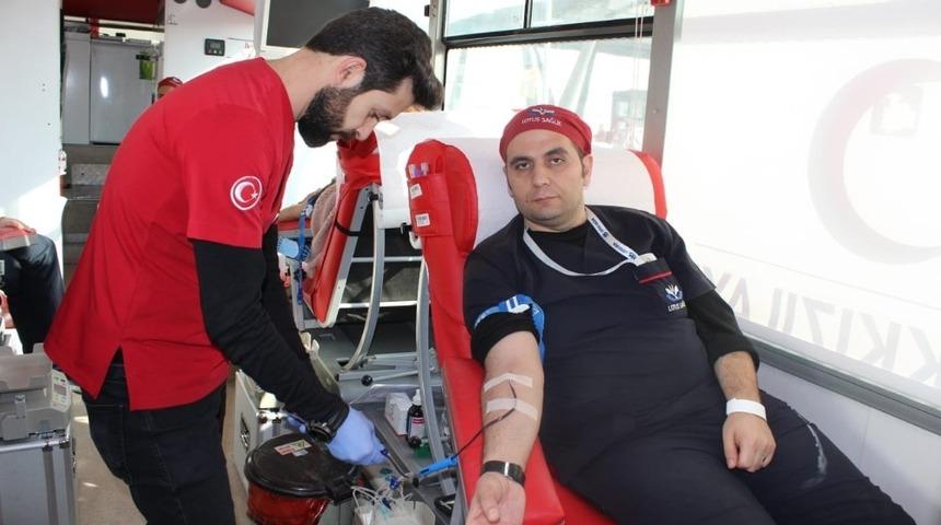 Kan bağışına sağlık&ccedil;ılardan destek