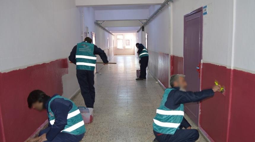 Ordu&rsquo;da okulların bakımını h&uuml;k&uuml;ml&uuml;ler yapıyor