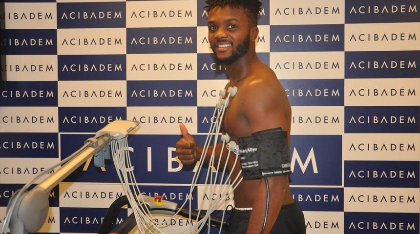Chidozie Awaziem resmen Çaykur Rizespor'da