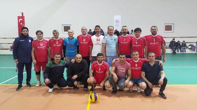 Kaymakamlığın voleybol turnuvasını köy takımları kazandı