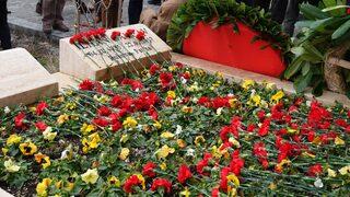 İlhan Cavcav kabri başında anıldı