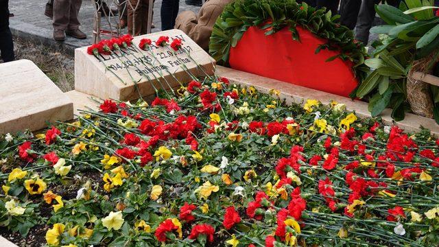 İlhan Cavcav kabri başında anıldı