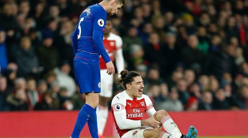 Arsenal'da Hector Bellerin 9 ay yok