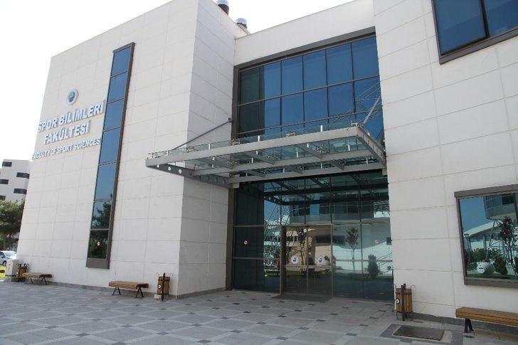 PAÜ SBF’nin bilim ve spor alanındaki başarıları göz doldurdu G3