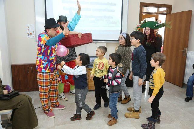 Çocuklar, karne kutlaması etkinliğinde buluştu