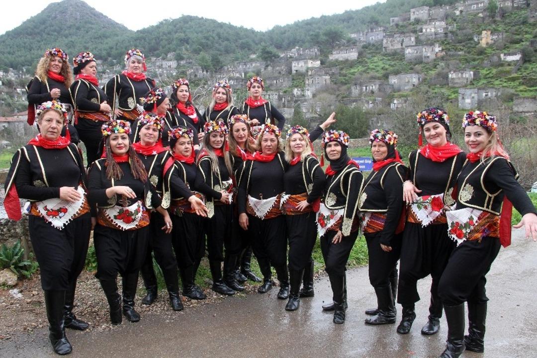 Kadın efeler festivallere hazırlanıyor
