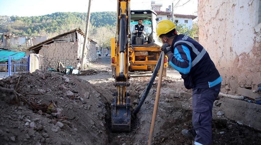 Geyve Hacılar&rsquo;da altyapı yenilendi