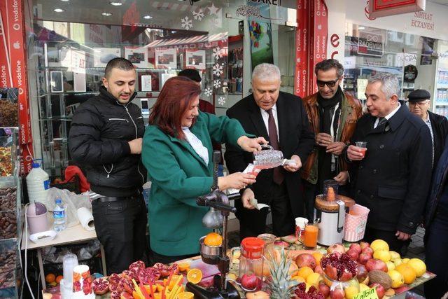 Başkan Çerçioğlu, Efeler Salı Pazarı’nı ziyaret etti