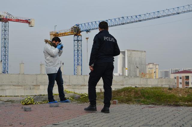 Bağcılar Devlet Hastanesi bahçesinde silahlı intihar girişimi