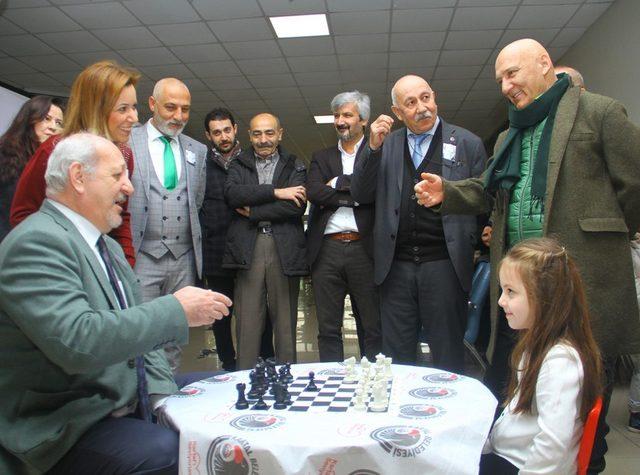 Kartallı minikler Uğur Mumcu’yu satranç turnuvasında andı